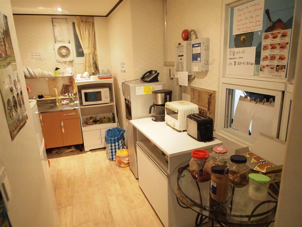 Shinchon Hostel *
