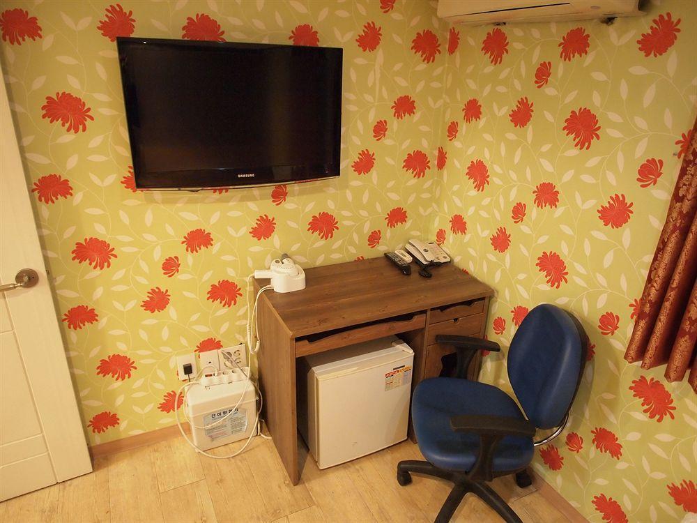 Shinchon Hostel