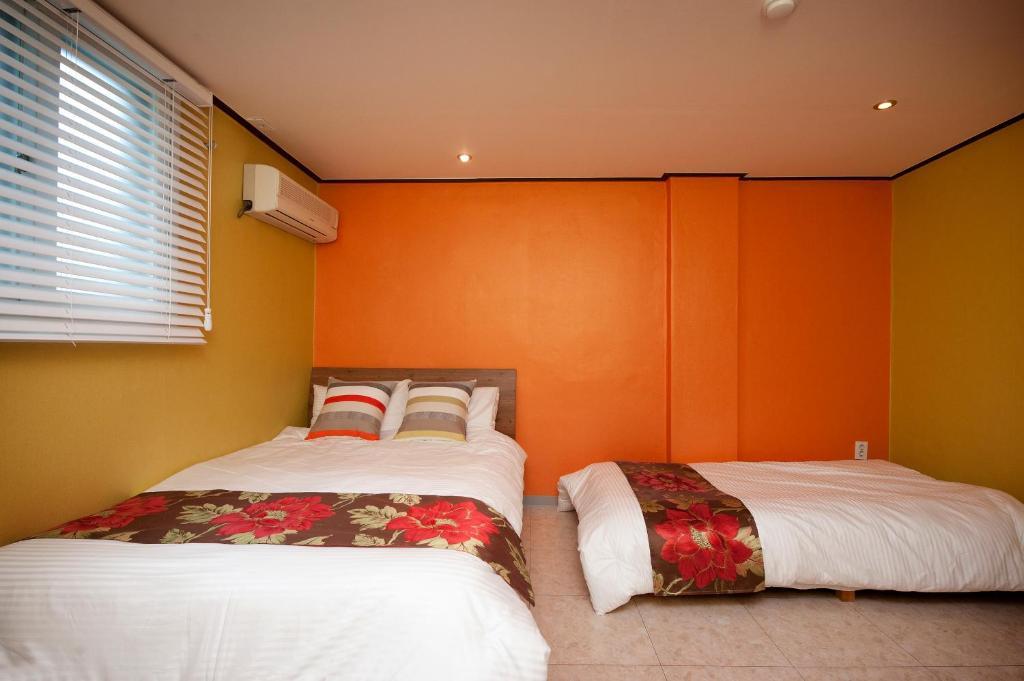 Shinchon Hostel *